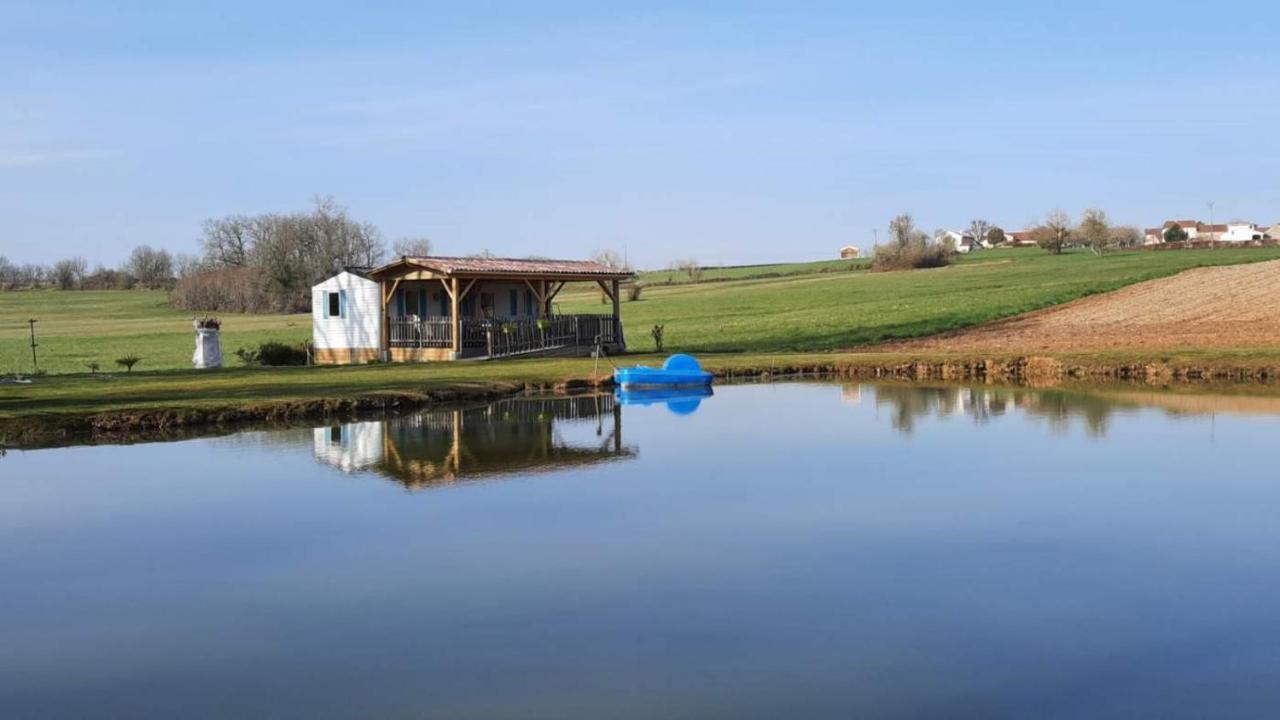 Etang Pre De La Font Hotel Cercles Exterior photo