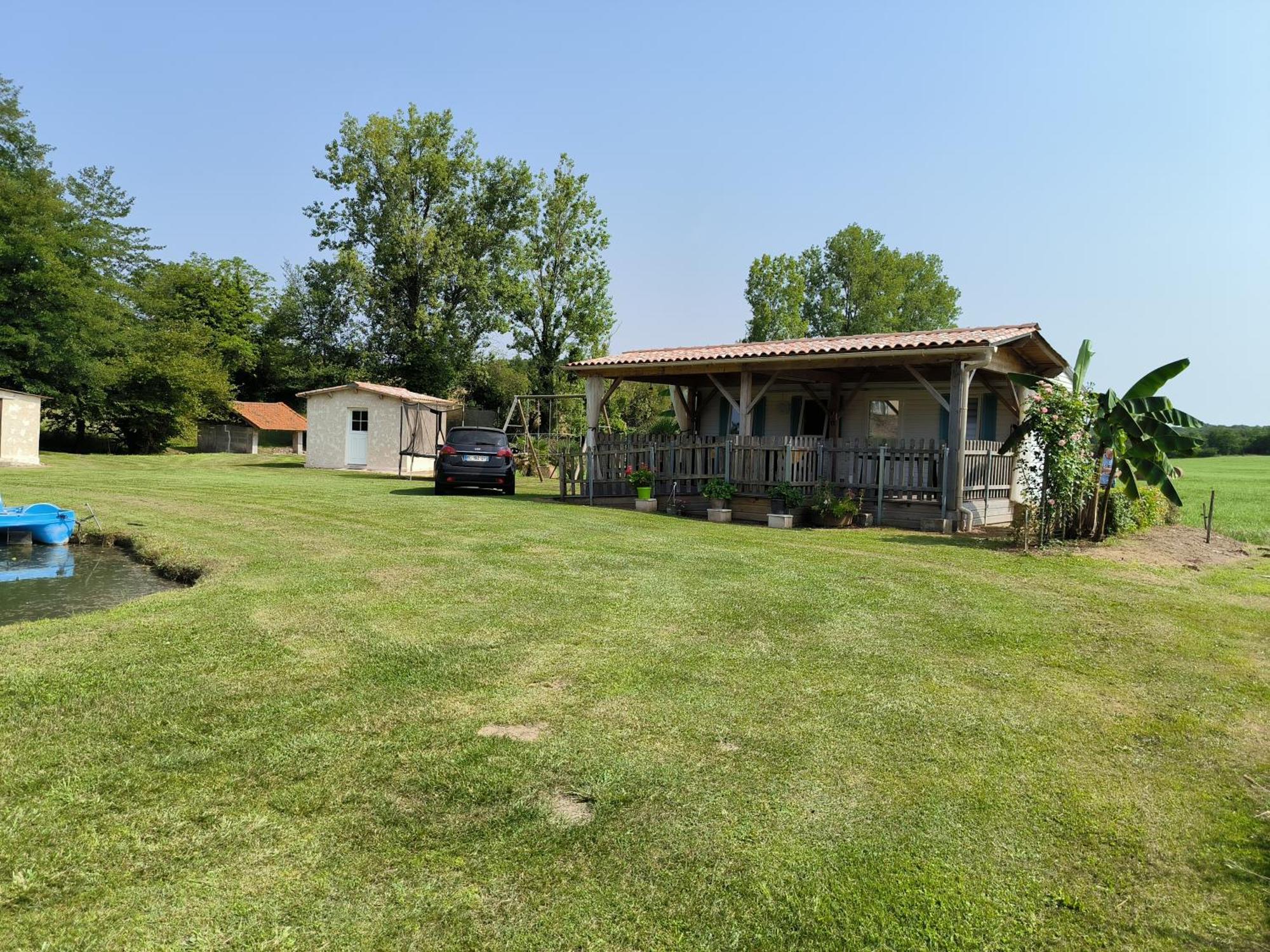 Etang Pre De La Font Hotel Cercles Exterior photo